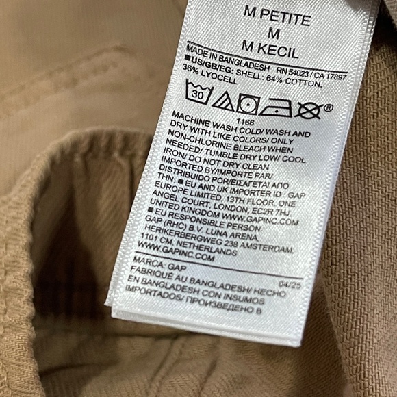 NEW Gap Mid Rise UltraSoft Jeans Size Medium (Petite) - Picture 9 of 14